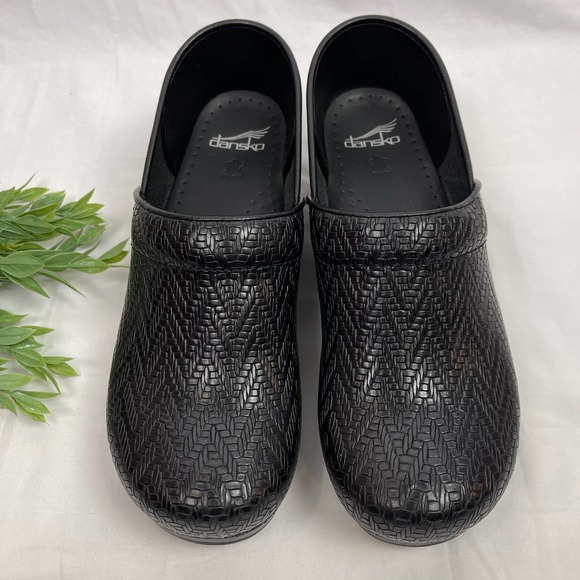 Dansko Shoes - Dansko professional black textured leather clog size 41 (US 10.5-11)